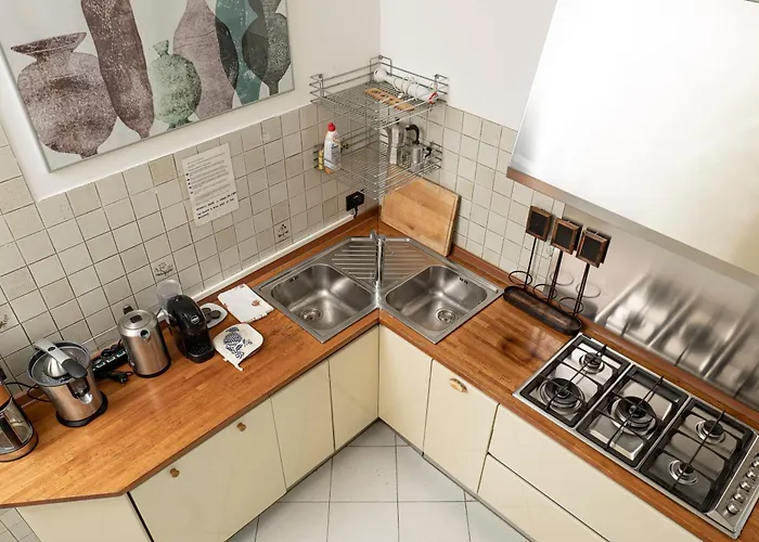 Apartamento Sunshine-filled On Subway Milán