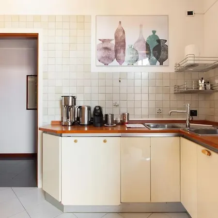 Apartamento Sunshine-filled On Subway Milán