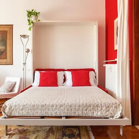 Apartamento Sunshine-filled On Subway Milán